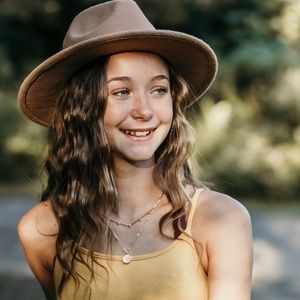 Meet your Posher, Alaina